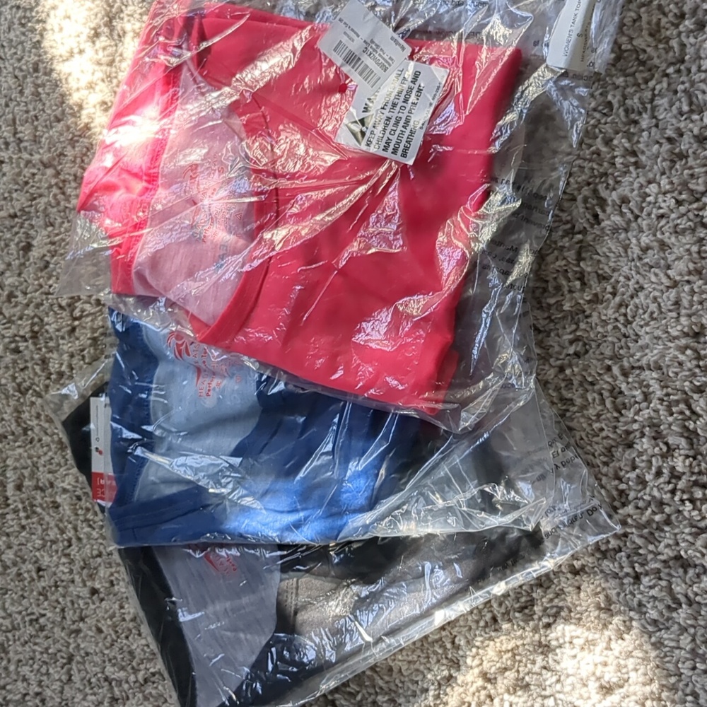 3 Pc Gym Tank Bundle NWT Small 🔵 🩷🖤
